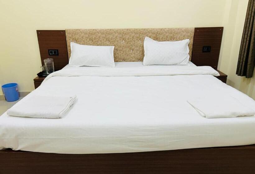 Hotel Padmakar Kashi