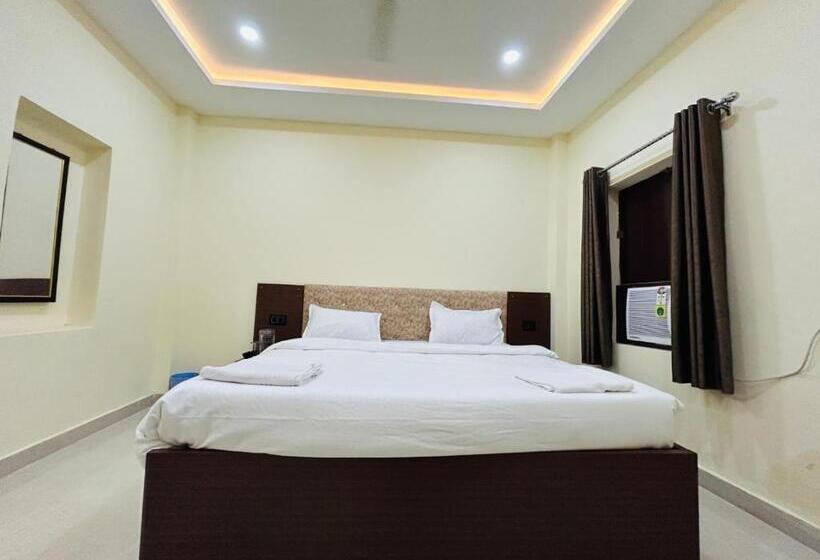 Hotel Padmakar Kashi