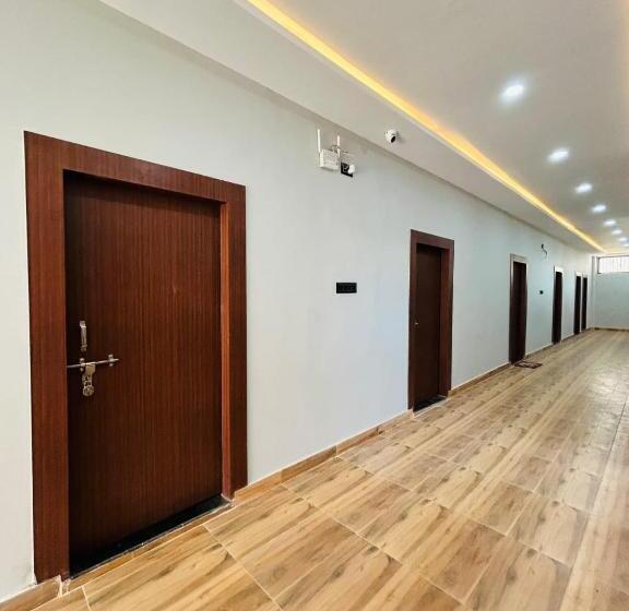 Hotel Padmakar Kashi