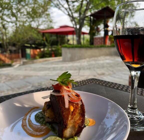 ホテル Restaurante Finca El Cairo