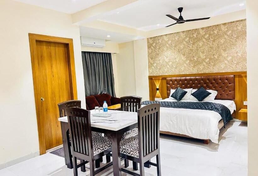 Hotel Ruby Loadging & Boarding