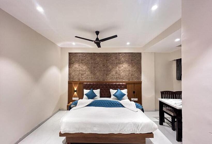 Hotel Ruby Loadging & Boarding