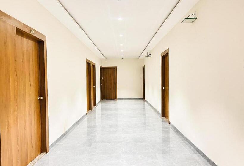 Hotel Ruby Loadging & Boarding