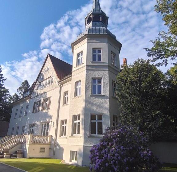 Отель Schloss Sigrön Superior Camping Und