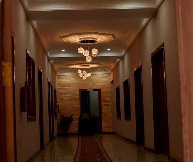 פנסיון 247 Executive Lodge