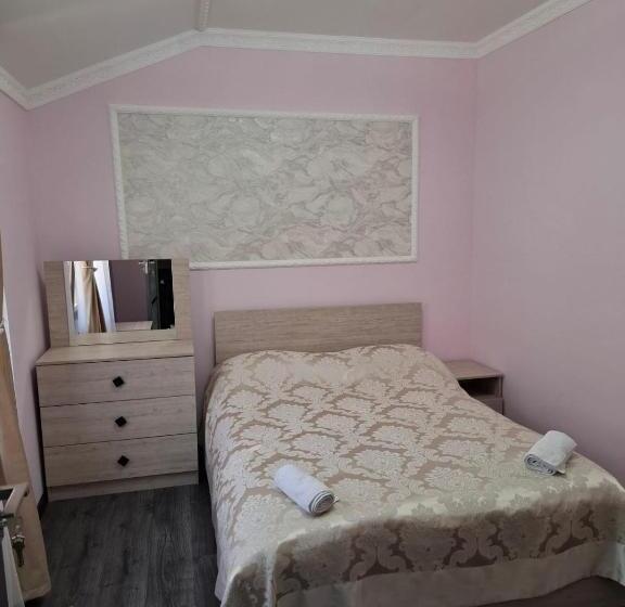 膳宿费 Family House