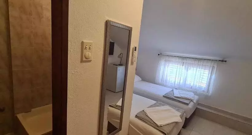 پانسیون Guest House Andrea