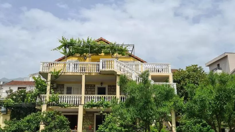 پانسیون Guest House Andrea