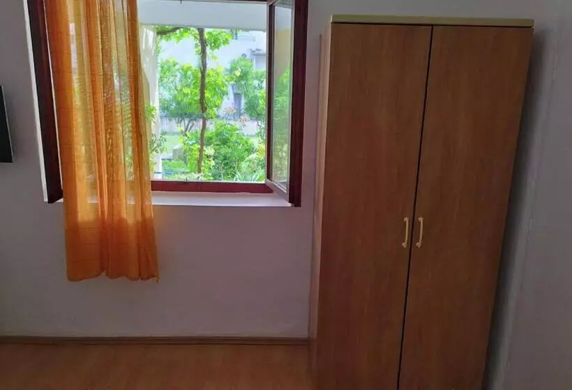 پانسیون Guest House Andrea