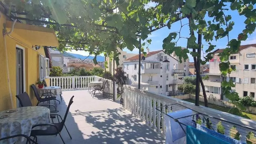 پانسیون Guest House Andrea