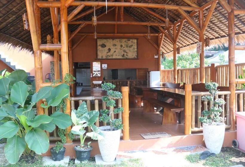 펜션 Orangutans Guest House