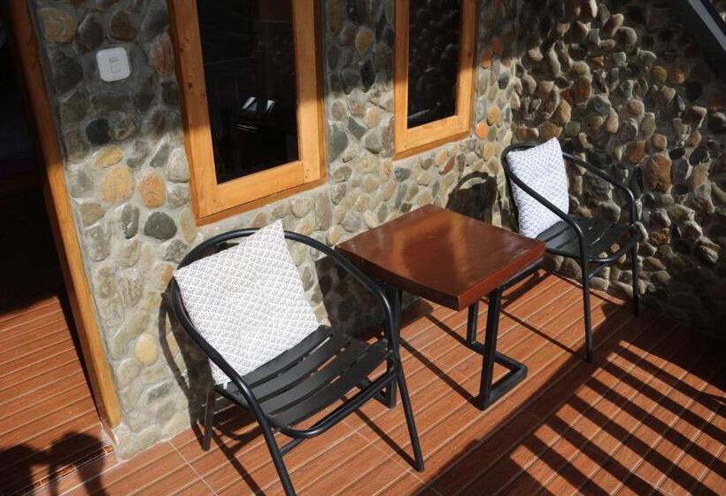 펜션 Orangutans Guest House