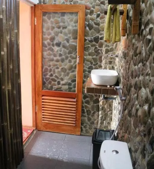 Majatalo Orangutans Guest House
