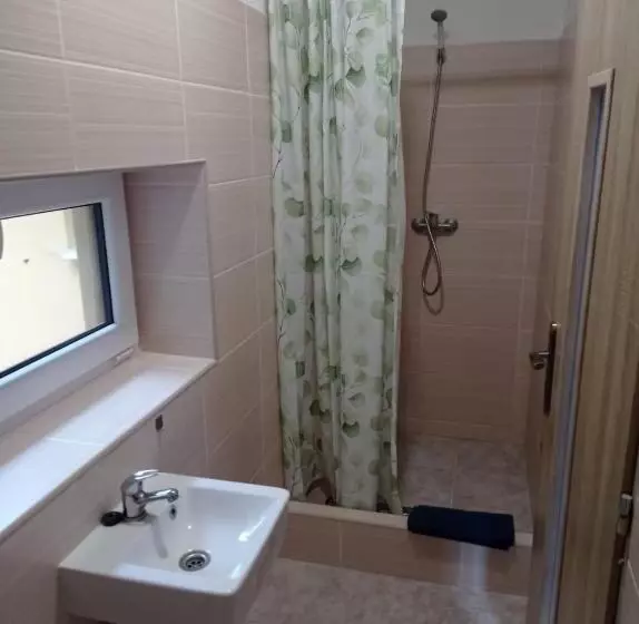 Majatalo Penzion Pralinka Sro Jesenice U Rakovníka