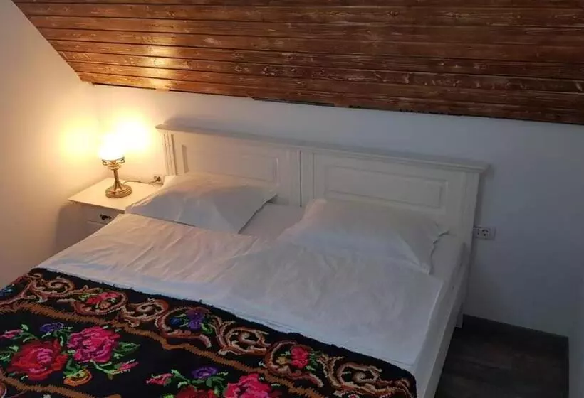 Majatalo River Song Inn