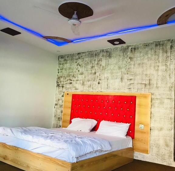 پانسیون Skardu River Resort