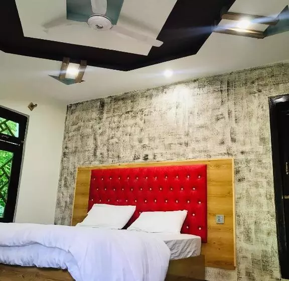 پانسیون Skardu River Resort