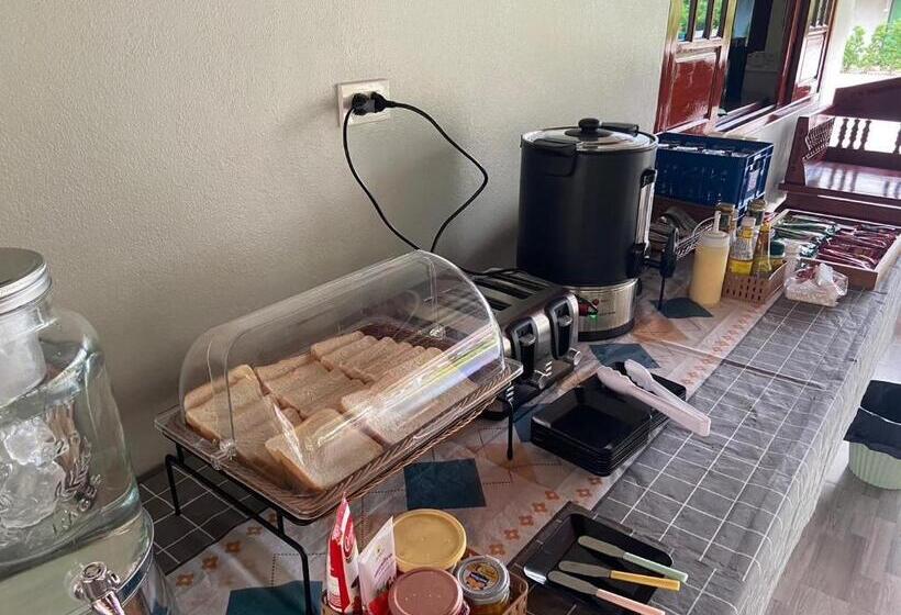 Tanaporn Resort Bangsaphan