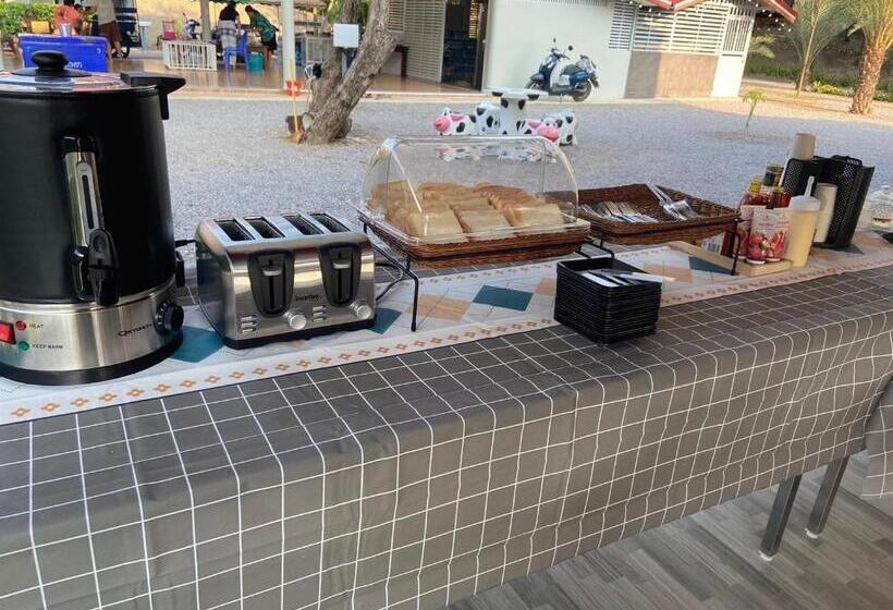 Tanaporn Resort Bangsaphan