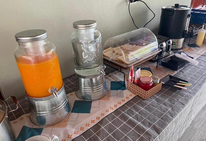 Tanaporn Resort Bangsaphan