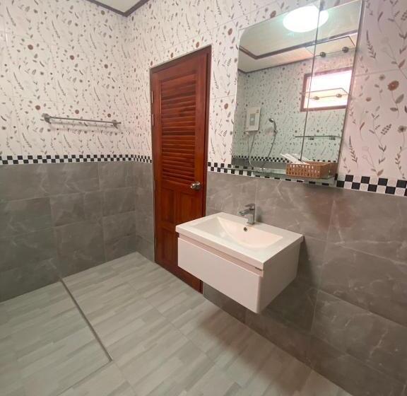 Tanaporn Resort Bangsaphan