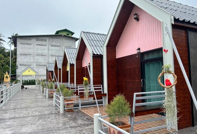 Tanaporn Resort Bangsaphan