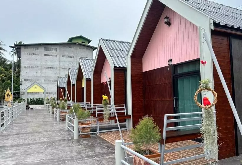 Tanaporn Resort Bangsaphan