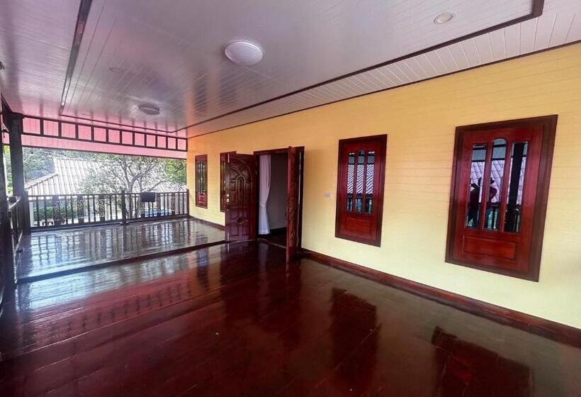 Tanaporn Resort Bangsaphan