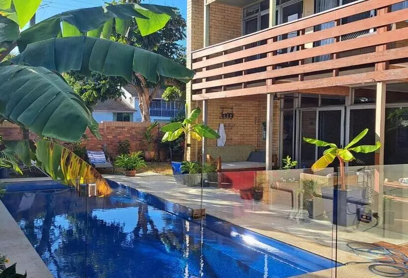Aamiaismajoitus (B&B) Brisbane 1960s Pool House