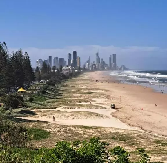 Aamiaismajoitus (B&B) Brisbane 1960s Pool House