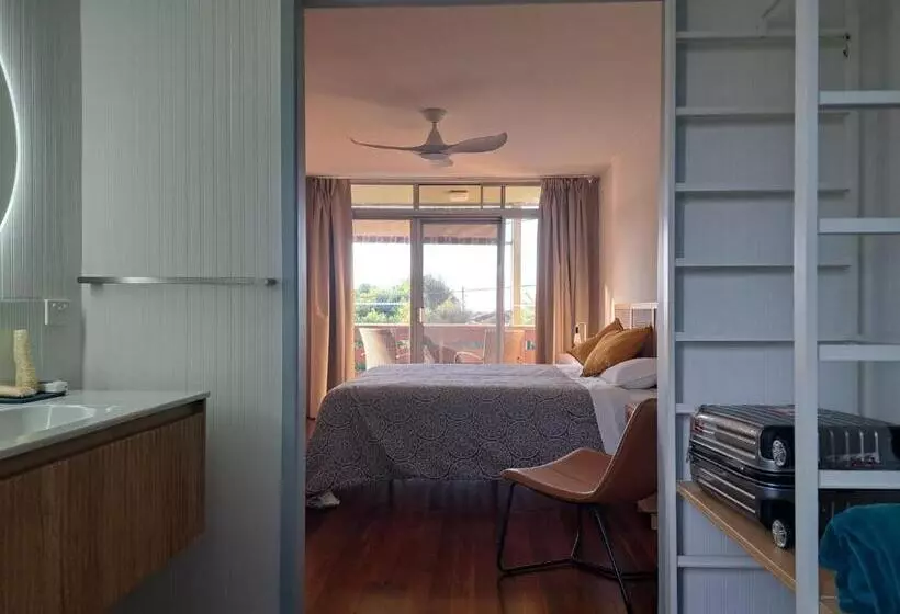 Aamiaismajoitus (B&B) Brisbane 1960s Pool House