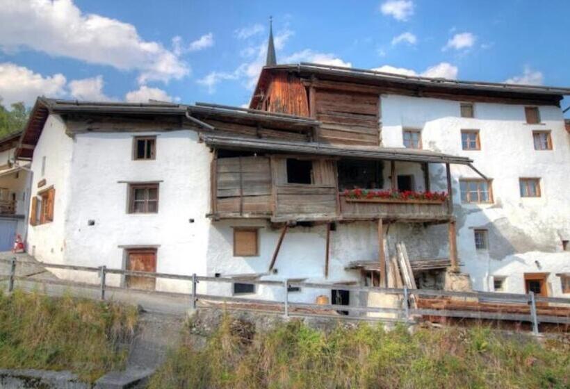 住宿加早餐  Chasa Jaro