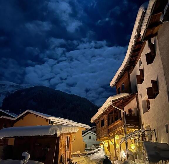 住宿加早餐  Chasa Jaro