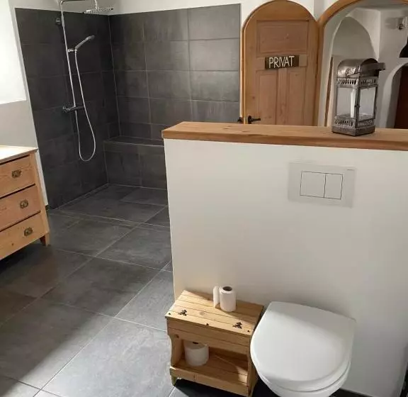 Aamiaismajoitus (B&B) Chasa Jaro