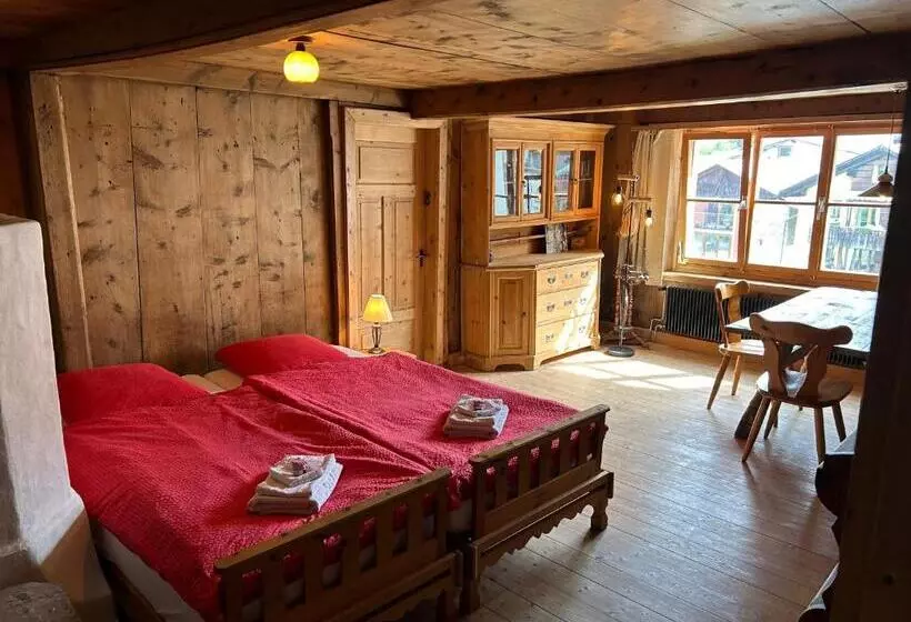 Aamiaismajoitus (B&B) Chasa Jaro