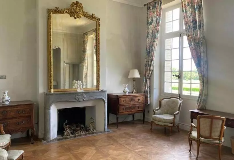 Aamiaismajoitus (B&B) Seigneurie De Peyrat