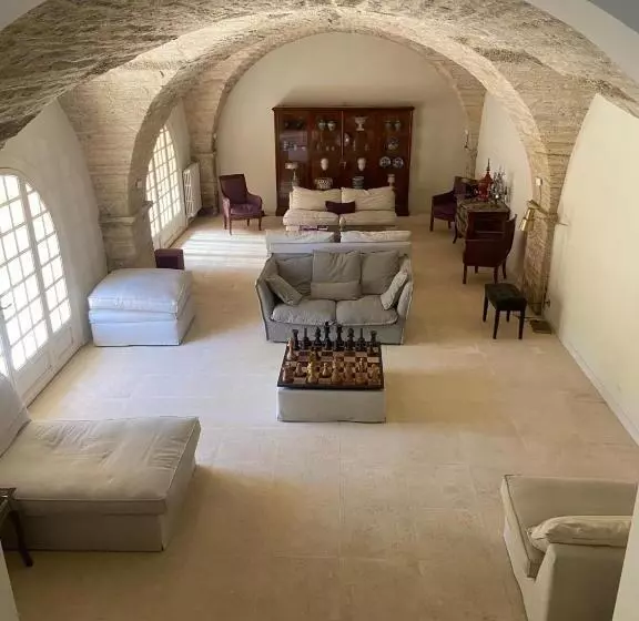 Aamiaismajoitus (B&B) Seigneurie De Peyrat