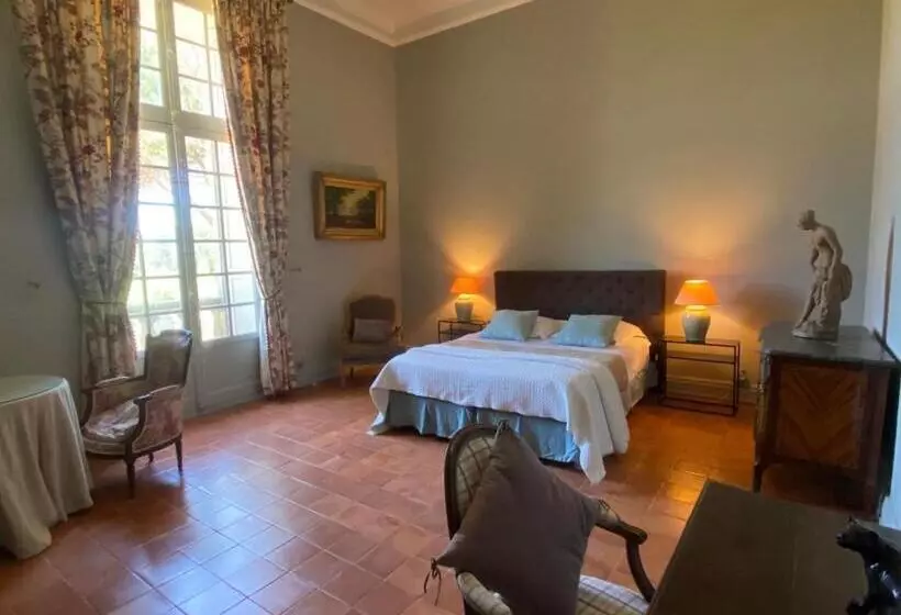 Aamiaismajoitus (B&B) Seigneurie De Peyrat