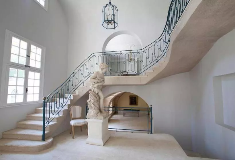 Aamiaismajoitus (B&B) Seigneurie De Peyrat