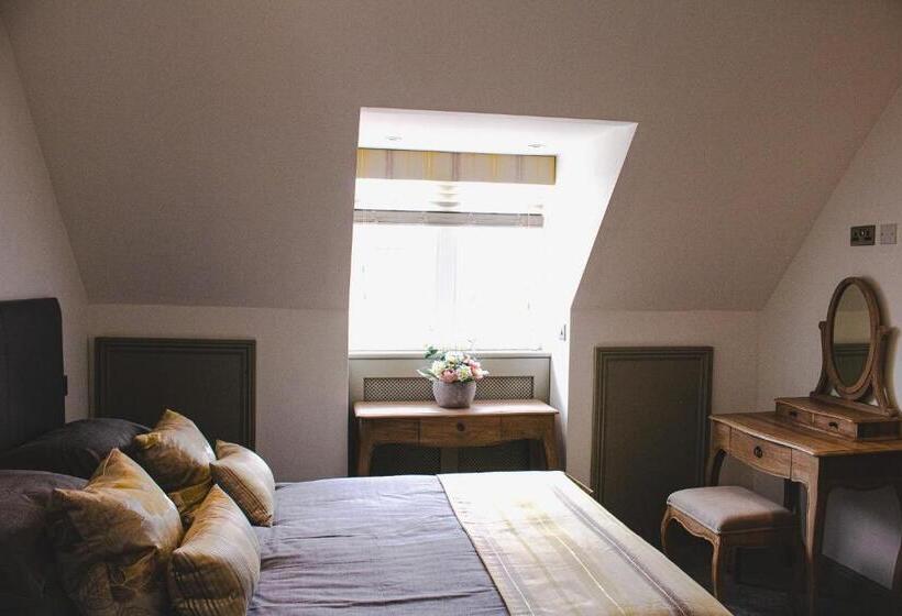 住宿加早餐  The Bat And Ball