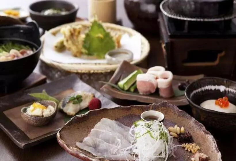 Hotelli 湯郷温泉 かつらぎ