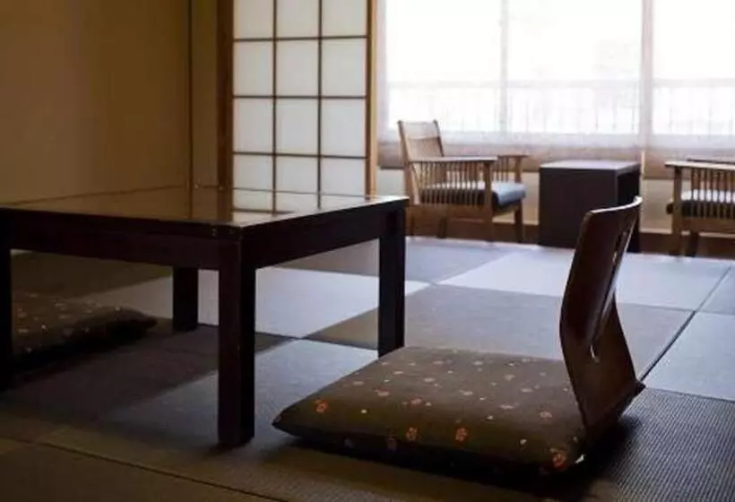 Hotelli 湯郷温泉 かつらぎ