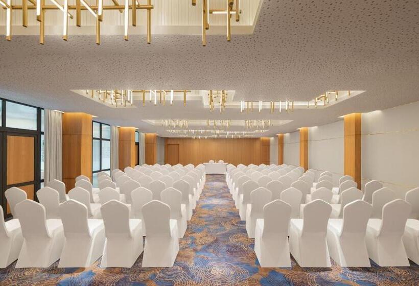 هتل Courtyard By Marriott Goa Colva