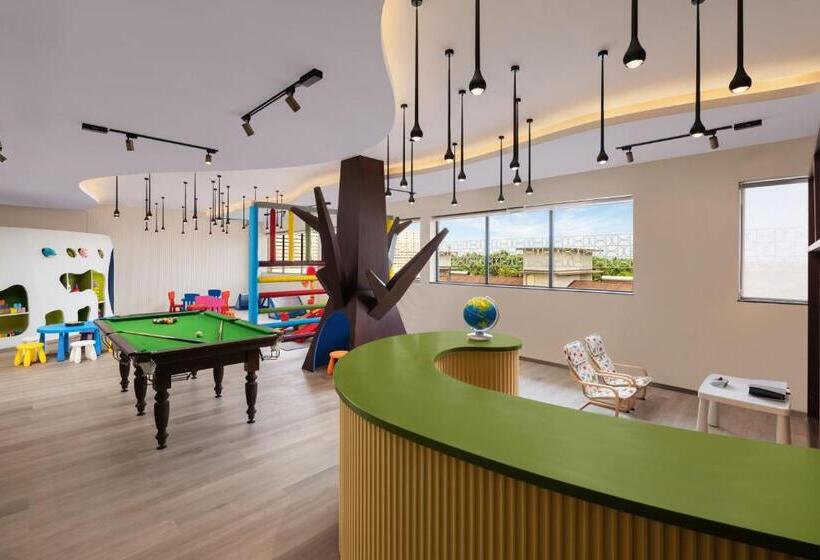 هتل Courtyard By Marriott Goa Colva