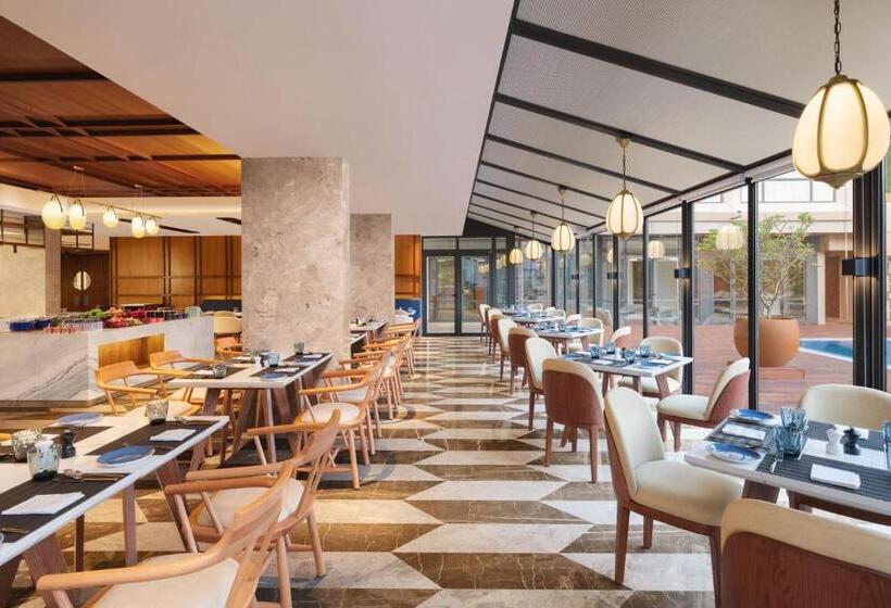 هتل Courtyard By Marriott Goa Colva