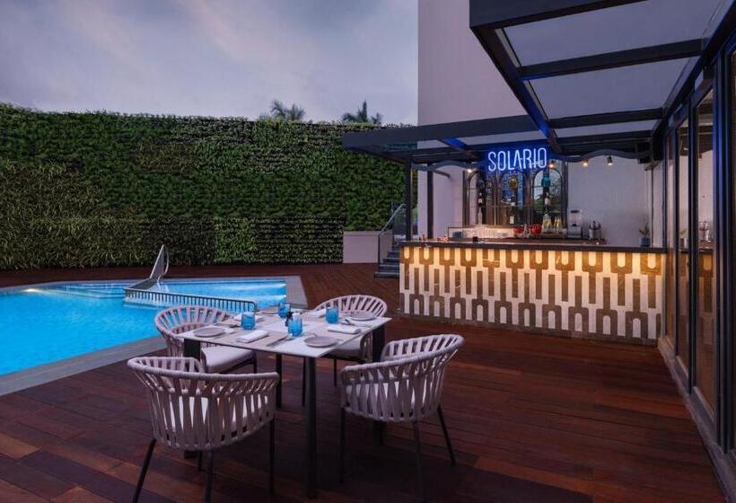 هتل Courtyard By Marriott Goa Colva