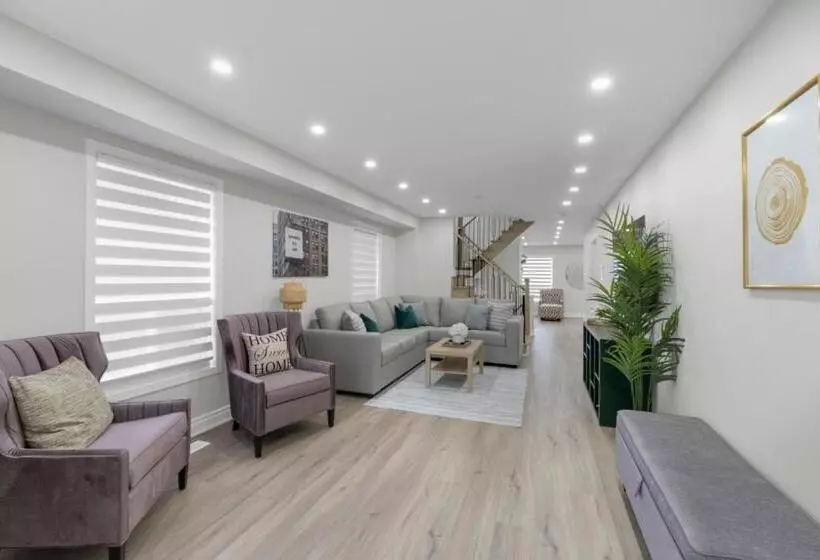 Hotelli Crescentwood Properties