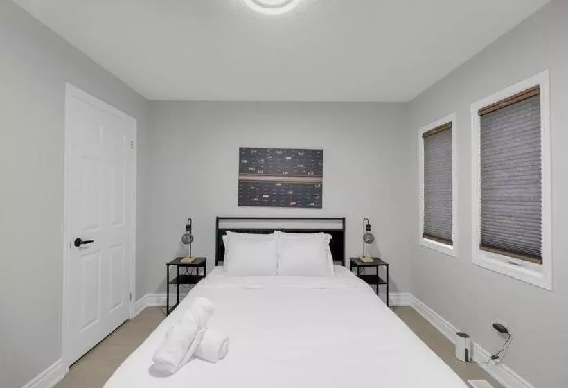 Hotelli Crescentwood Properties