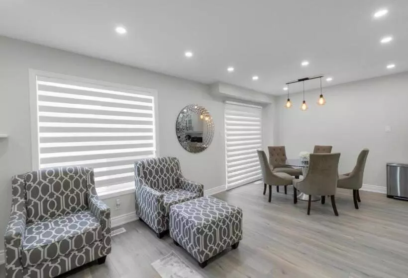 Hotelli Crescentwood Properties