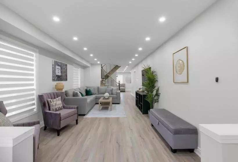 Hotelli Crescentwood Properties